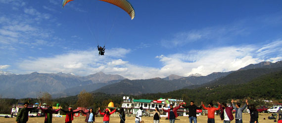 Paragliding in Bir Billing Himachal Pradesh