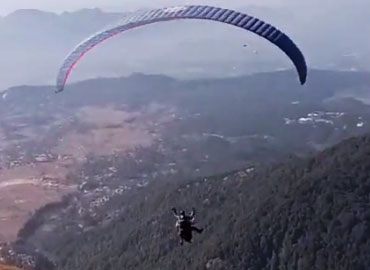 Paragliding in Bir Billing